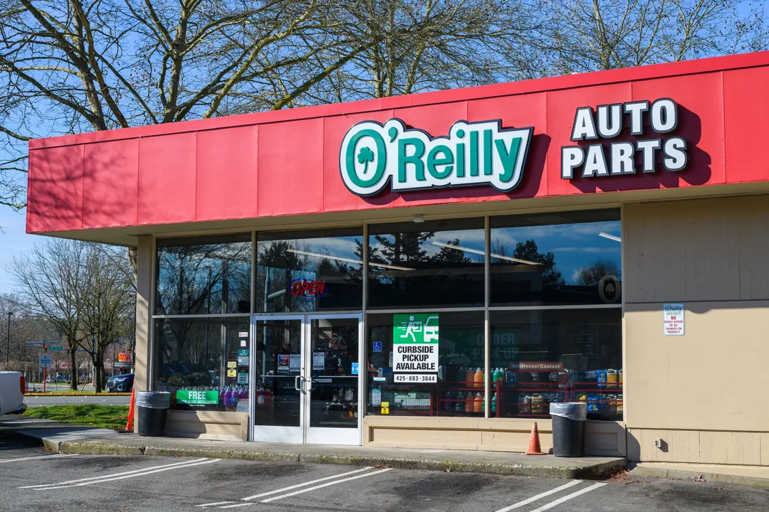 custom outdoor storefront signs