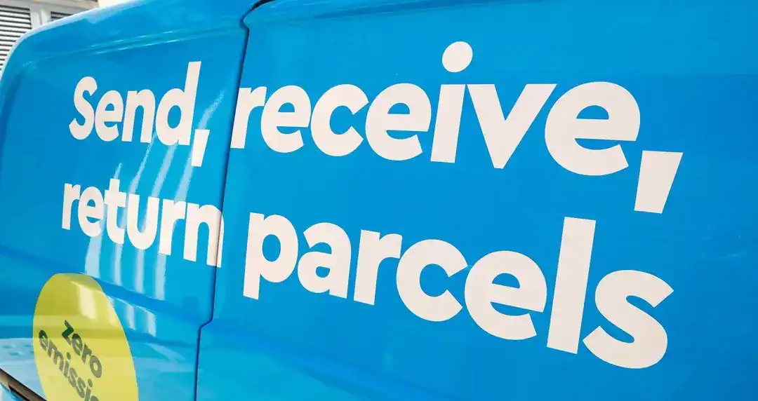 vinyl vehicle graphic installation